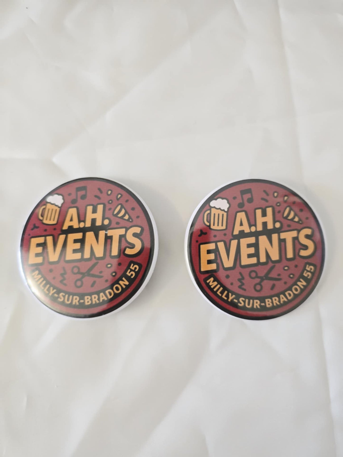 Badge personnalisé 5.8 cm – Impression sur mesure | Événements & Créations