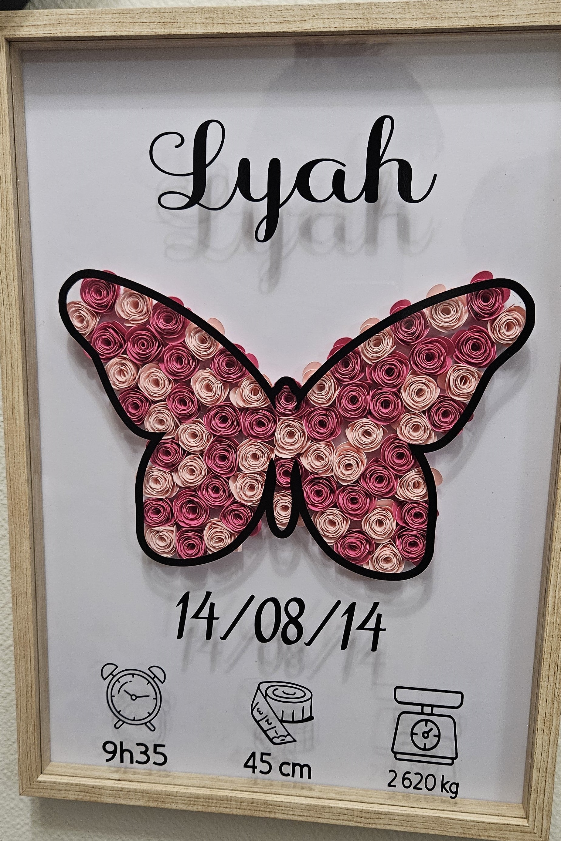 Cadre naissance personnalisé "Roses 3D" – Décoration bébé avec prénom, date et détails de naissance