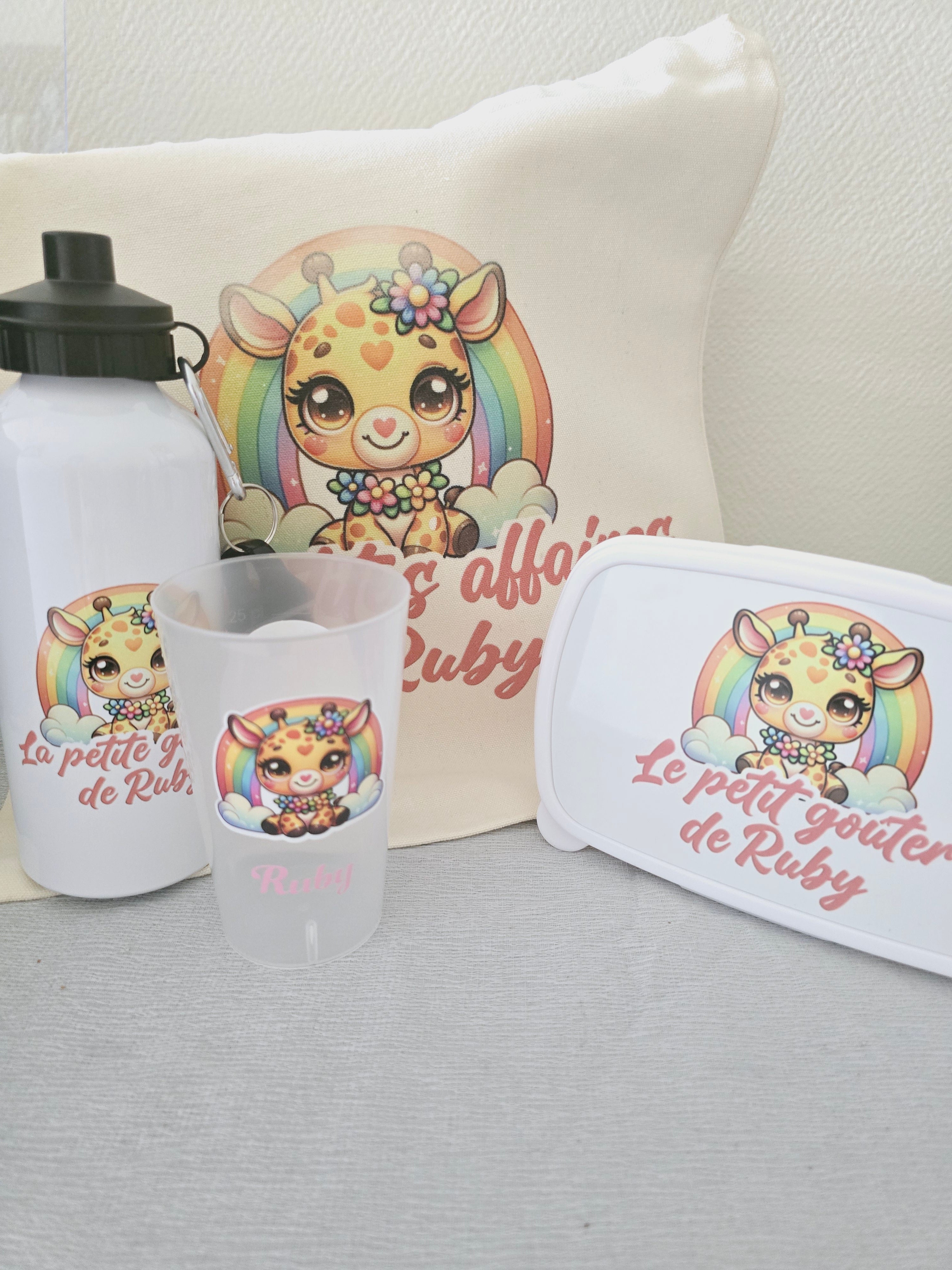 Kit rentrée scolaire personnalisé – Trousse, sac, gourde et boîte à goûter enfant