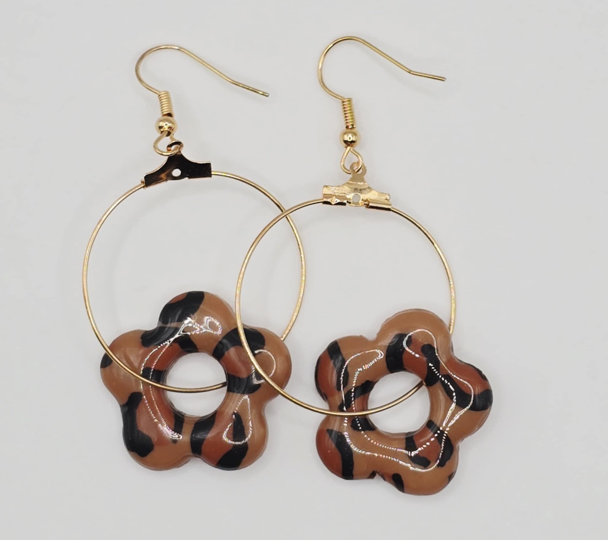 Boucles d’oreilles fleurs léopard