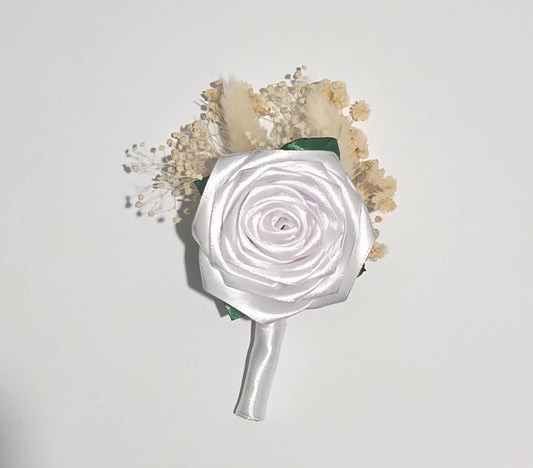 Boutonnière mariage élégante