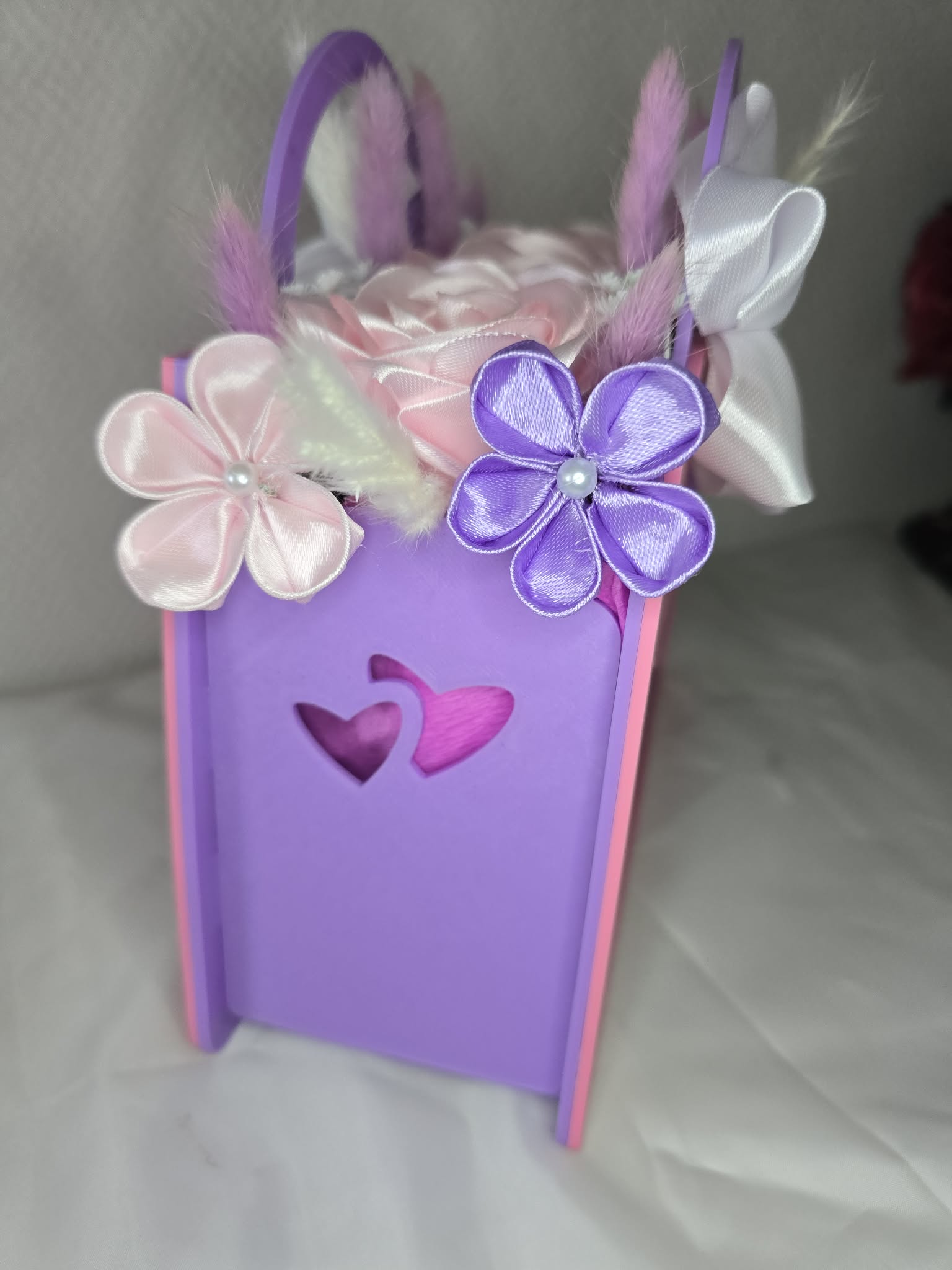 Sac décoratif en impression 3D avec bouquet de roses en satin fait main