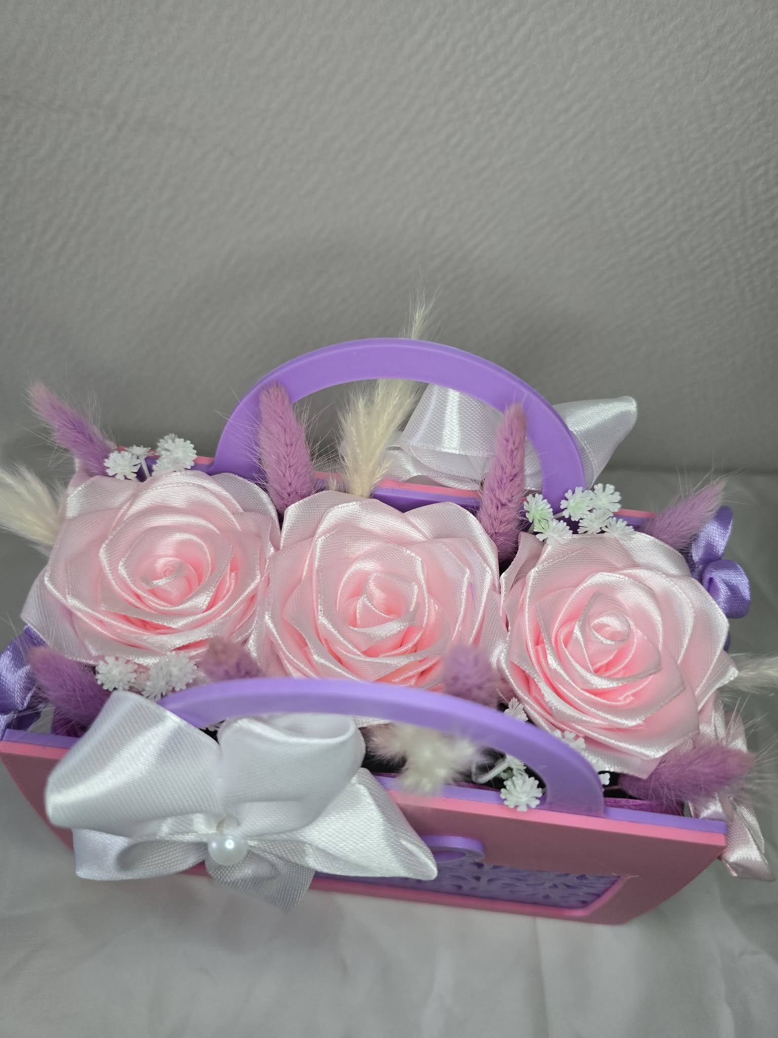Sac décoratif en impression 3D avec bouquet de roses en satin fait main