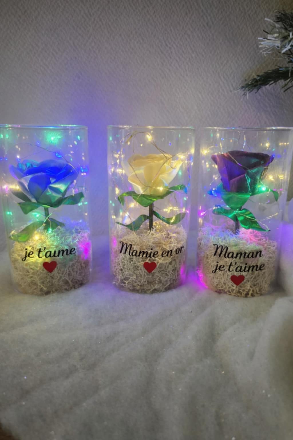 Rose éternelle lumineuse personnalisée dans vase en verre