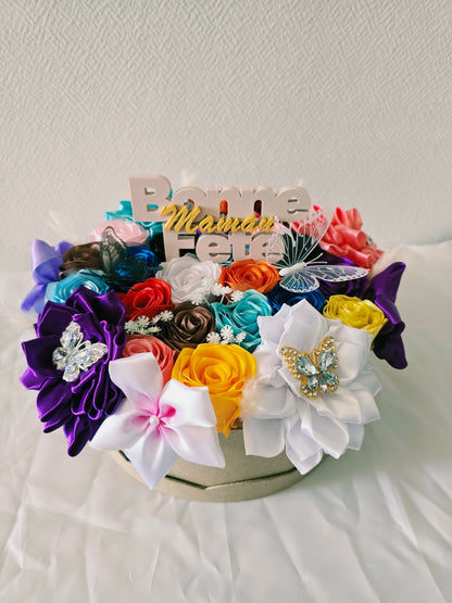 Boîte fleurie en satin personnalisée – Composition florale surprise avec décoration 3D (3 tailles)