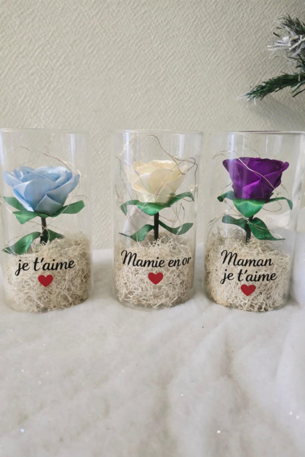 Rose éternelle lumineuse personnalisée dans vase en verre